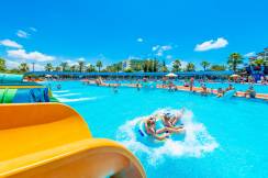 VON RESORT GOLDEN COAST Pools & Beach